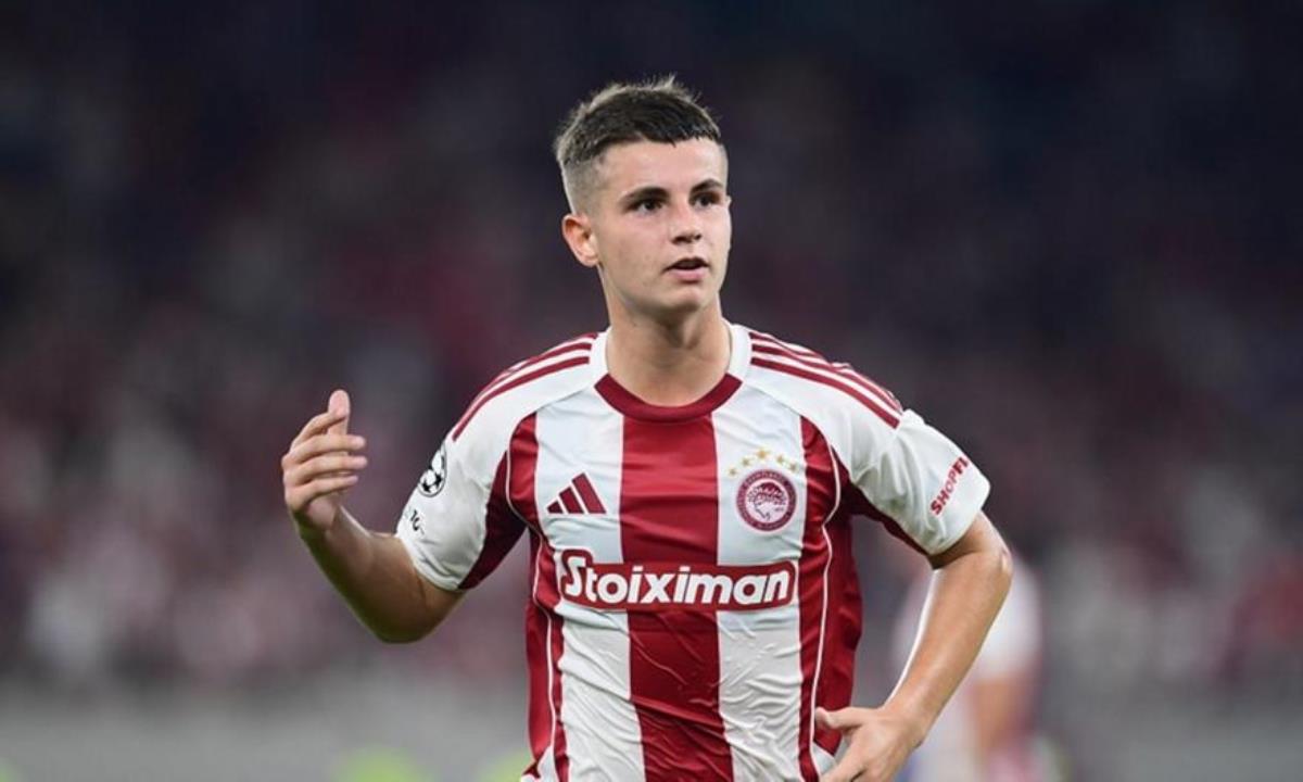 Ένα παιδί μετράει τ’ άστρα: Πήρε το Golden Boy Web ο Χρήστος Μουζακίτης!