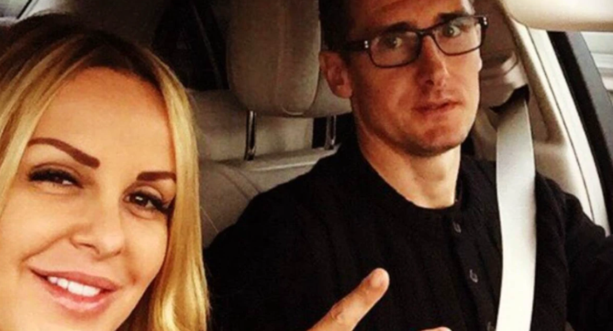 Διάσημος ποδοσφαιριστής καλούσε συμπαίκτες του για μπάρμπεκιου, η γυναίκα του έμεινε έγκυος και φούντωσαν οι φήμες για απιστία