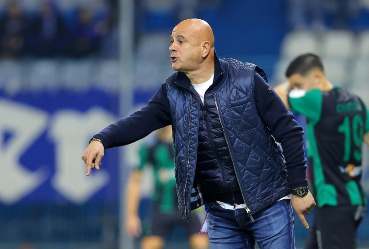 Άλλοι με πιο «πενιχρά» μέσα, στήνουν συμπαθητικές ομάδες…