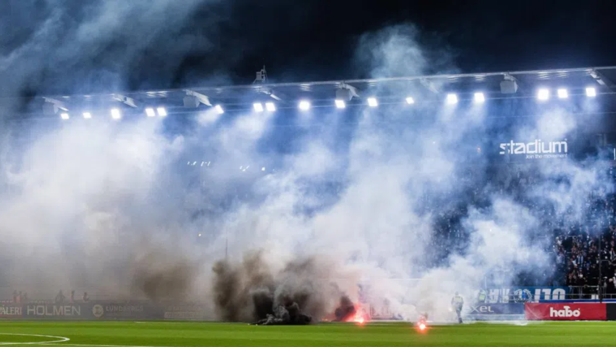 Χάος στη Σουηδία: Υποβιβάστηκε η Νόρσεπινγκ και οι οπαδοί της έκαψαν το γήπεδο (ΦΩΤΟΓΡΑΦΙΕΣ-ΒΙΝΤΕΟ)