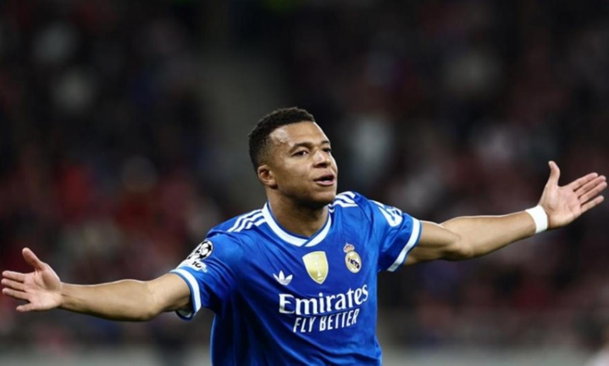 O Εμπαπέ πέτυχε κόντρα στον Ολυμπιακό, το δεύτερο γρηγορότερο χατ-τρικ στην ιστορία του Champions League!