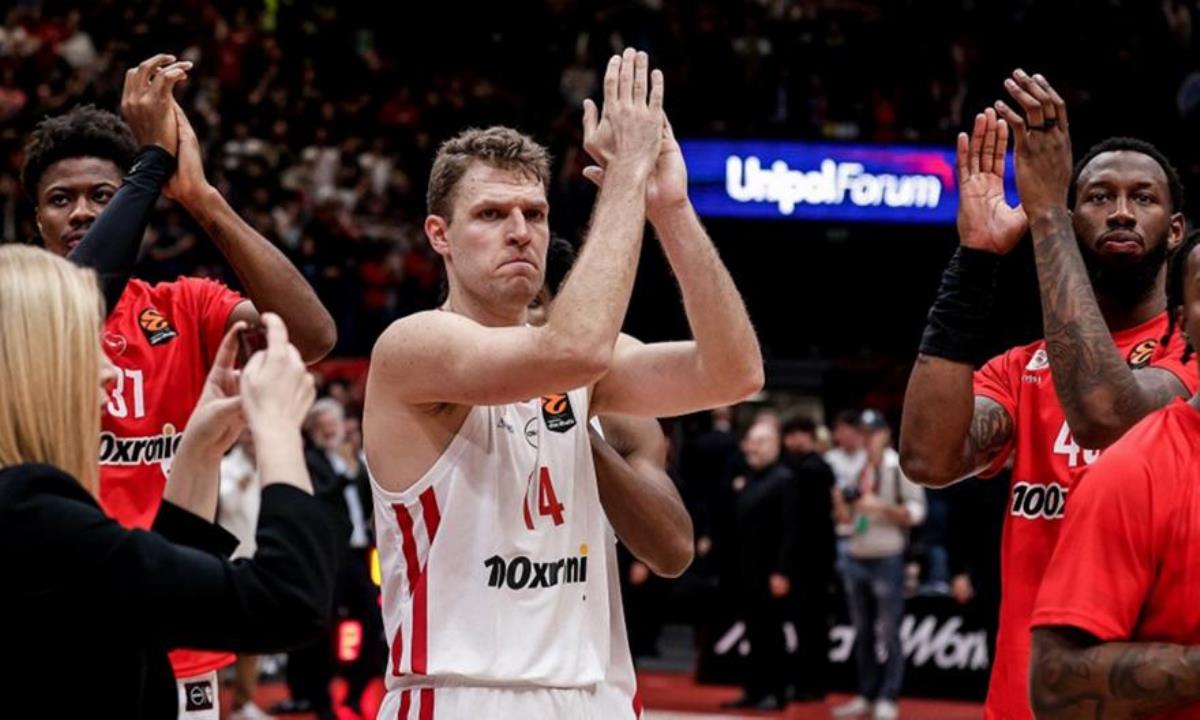 Ξέσπασε ο Βεζένκοφ: «Οι κατάρες και όλα αυτά που δεχόμαστε είναι πολλά – Τη μία είσαι Θεός, την άλλη δεν κάνουν όλοι»