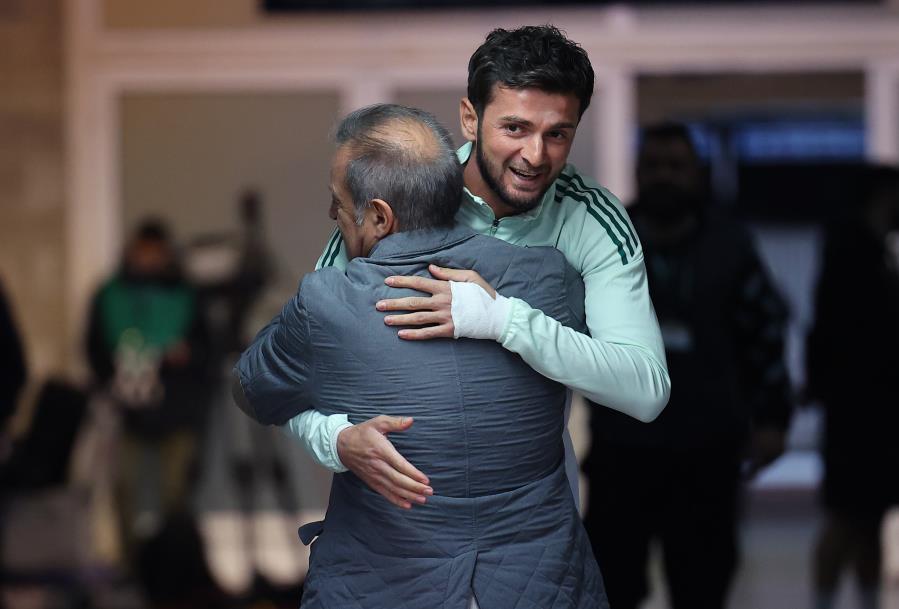 ΑΠΟΕΛ-ΑΡΗΣ: Αγκάλιασε Πρόδρομο ο αρχηγός που έβαλε πλάτη στα δύσκολα (ΦΩΤΟΓΡΑΦΙΕΣ)