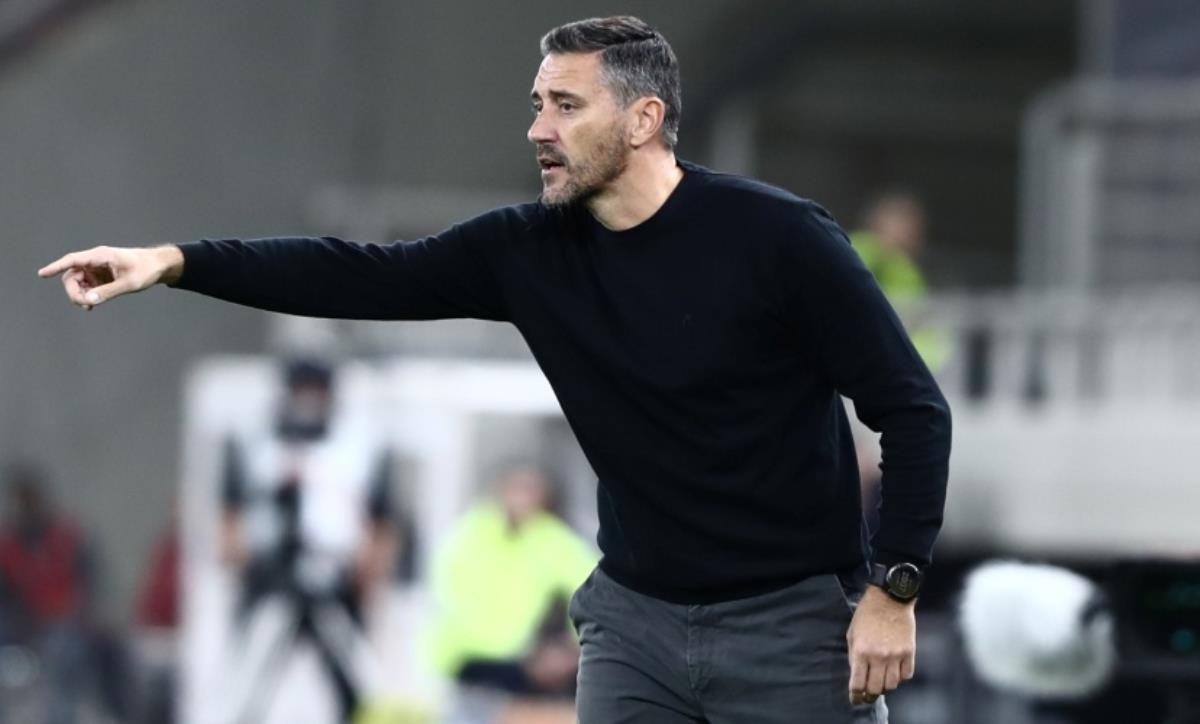 Κέρκεζ για την ήττα από τον Ολυμπιακό: «Πρέπει να σκοράρεις αν εχεις καλές ευκαιριες εδώ μέσα – Δεχτήκαμε εύκολα γκολ»