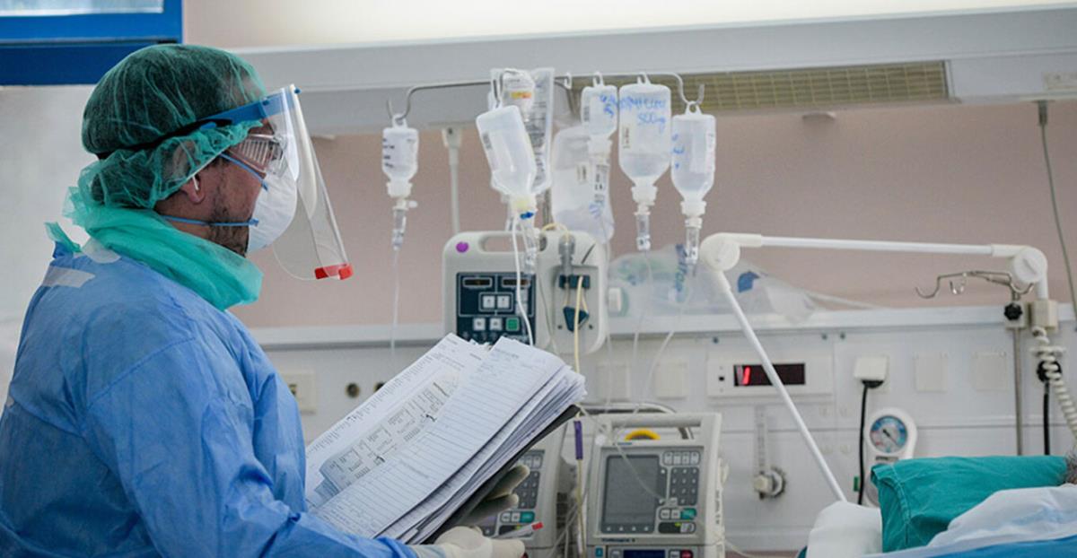 Πέθανε ο 22χρονος που κατάπιε αμάσητο ολόκληρο μπέργκερ για ένα challenge