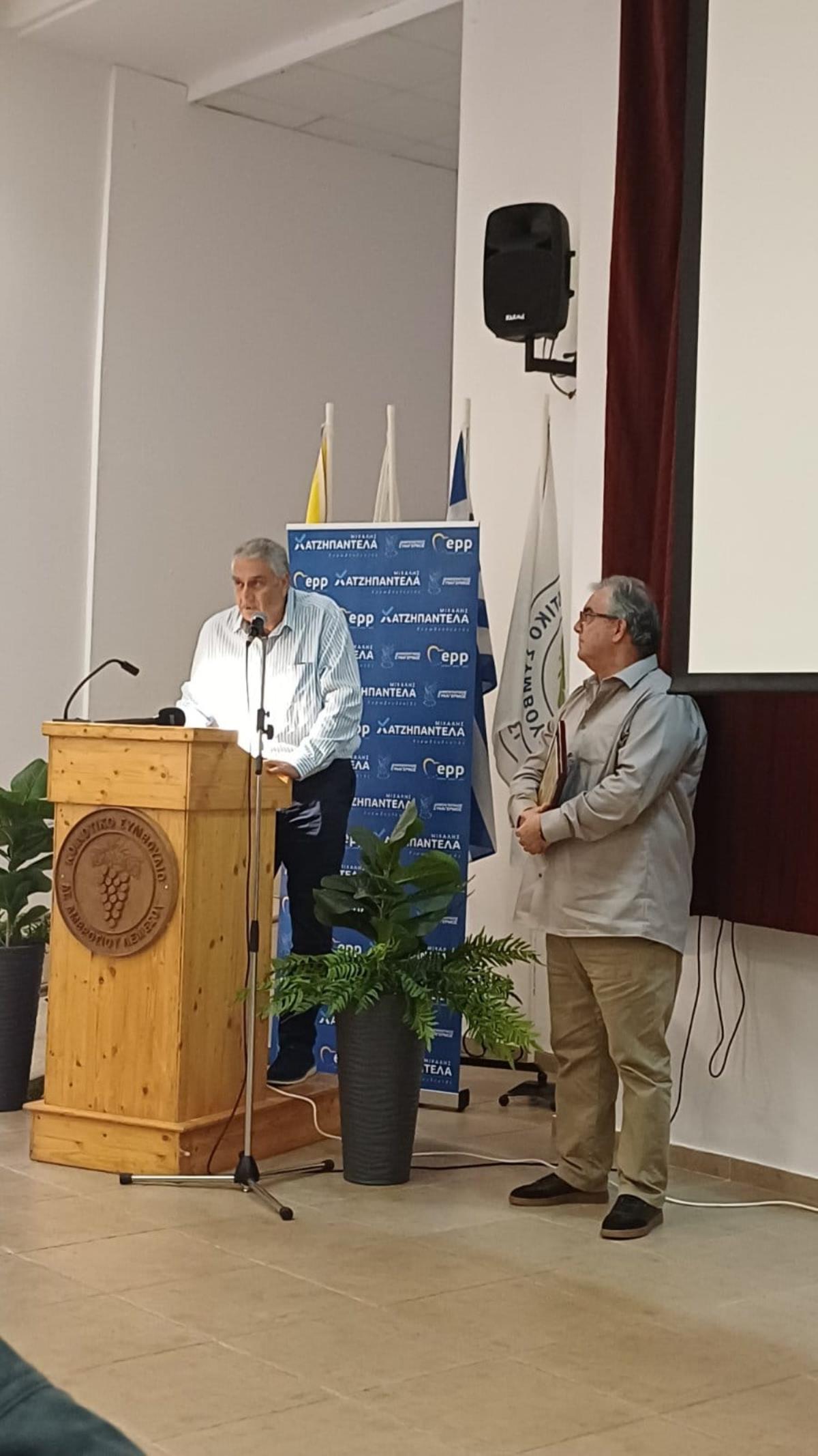 Τιμήθηκε η Επιτροπή Πετόσφαιρας για τον αγώνα επιβίωσης του τμήματος Πετόσφαιρας Ανδρών