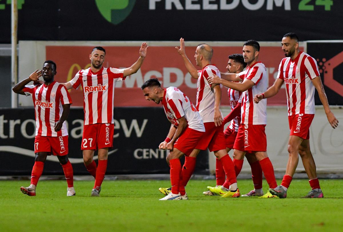 Συνεχίζει ακάθεκτη η Νέα Σαλαμίνα – Κέρδισε και την ΠΑΕΕΚ