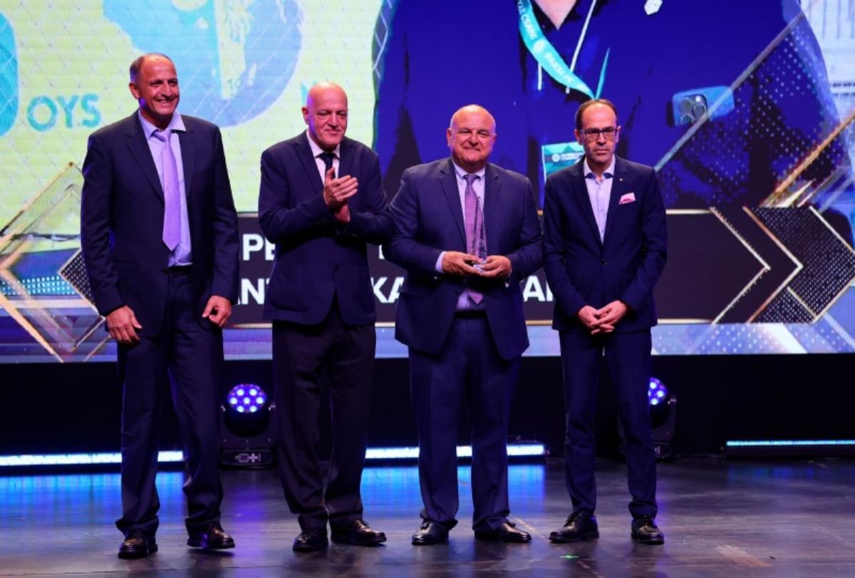 Α.ΚΑΡΑΠΑΤΑΚΗΣ: ΦΩΤΟΓΡΑΦΙΑ ο πρόεδρος της ΑΕΚ όπως δεν τον έχετε ξαναδεί – Όταν έγραφε ιστορία