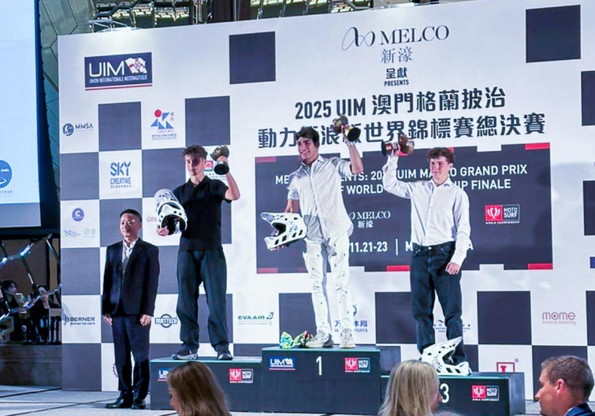 Ο Μάικ Μιχαηλίδης Παγκόσμιος Πρωταθλητής MotoSurf 2025 στο Μακάο!