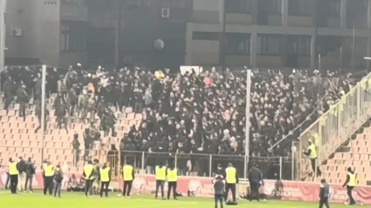 Πρωτοφανές σκηνικό με Ρουμάνους οπαδούς να φωνάζουν «Σερβία, Σερβία» στη Ζένιτσα! (ΒΙΝΤΕΟ)