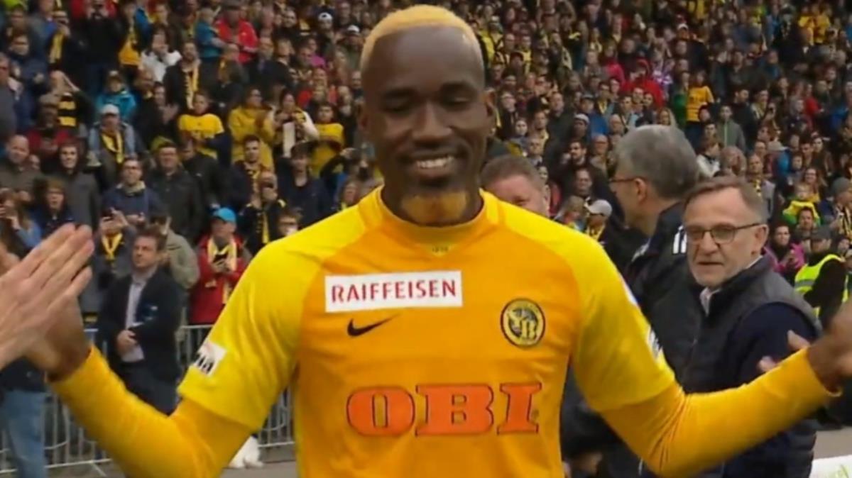 Διεθνής παίκτης πιάστηκε με άλλη γυναίκα στην κρεβατοκάμαρα και η σύντροφος του τα έβγαλε όλα στη φόρα (ΒΙΝΤΕΟ)