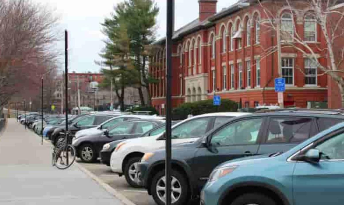 Κύπρος – Προειδοποιεί πολίτης: Σπάζουν τζάμια αυτοκινήτων και αρπάζουν ό,τι βρουν, ακόμη και νωρίς το απόγευμα (ΦΩΤΟΓΡΑΦΙΑ)