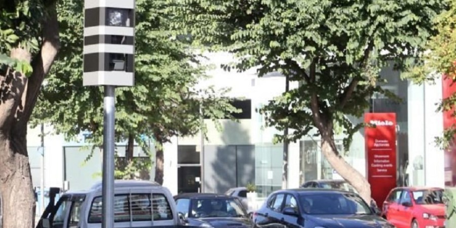 Αλλάζουν τα πρόστιμα για κόκκινο φανάρι: Δείτε πόσα θα πληρώνουν πλέον οι οδηγοί