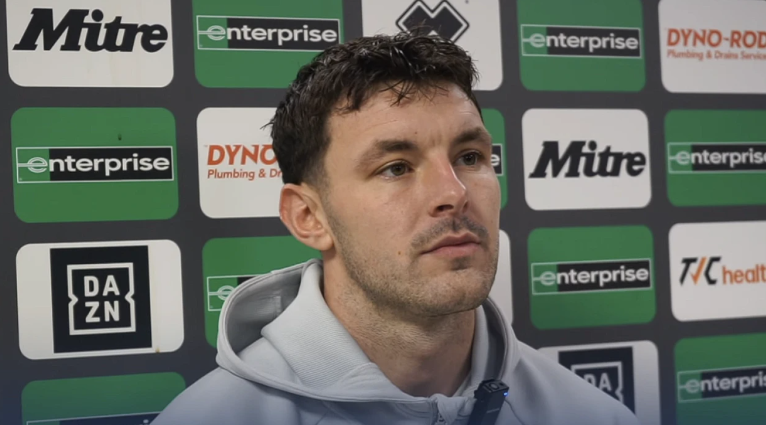 Ένας τρομερός δάσκαλος: Το Σάββατο απέκλεισε την Πάλας, την Δευτέρα επέστρεψε στην τάξη και αποθεώθηκε! (BINTEO)