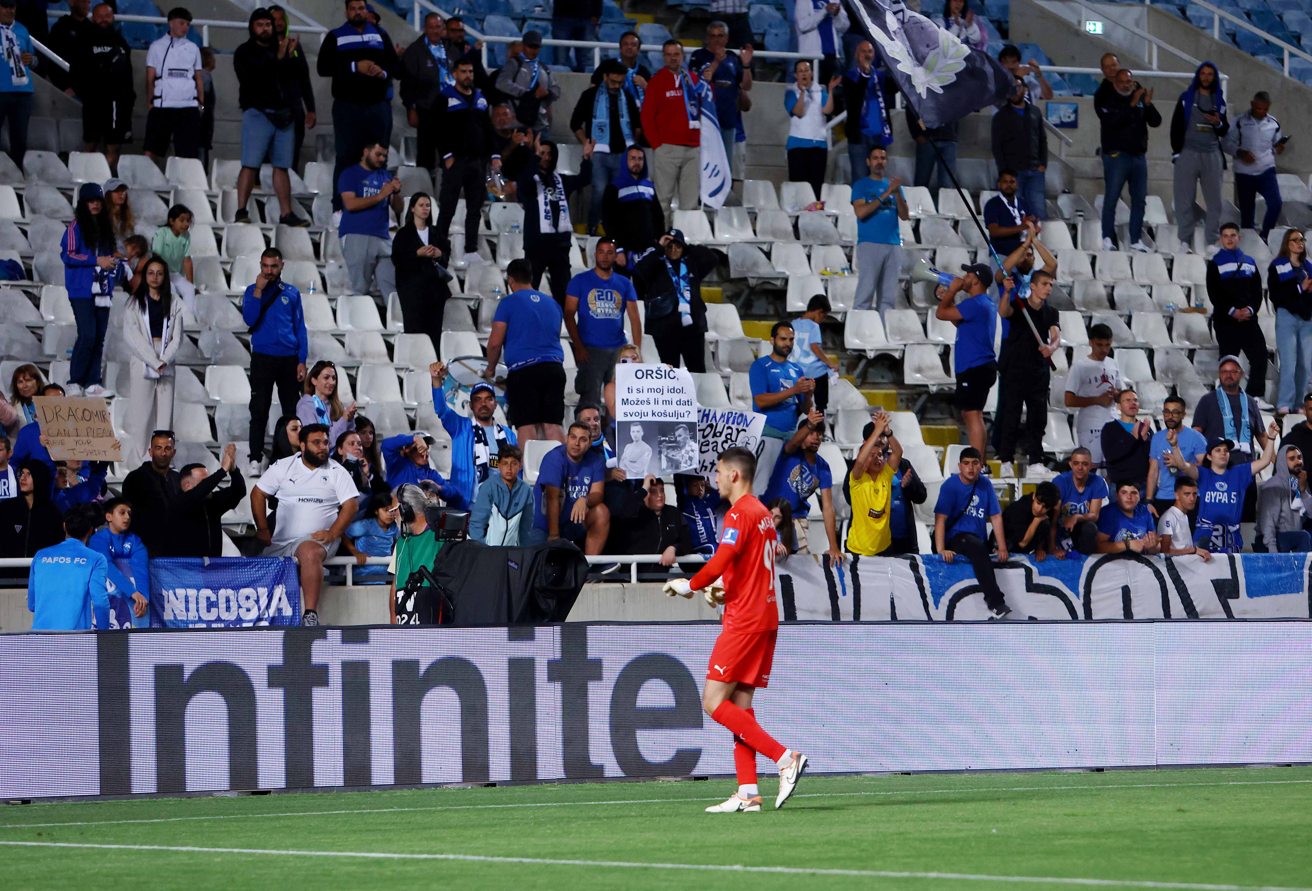 Αποθέωση για Νεόφυτο (Φωτογραφία) | Thema Sports Αθλητικές Ειδήσεις