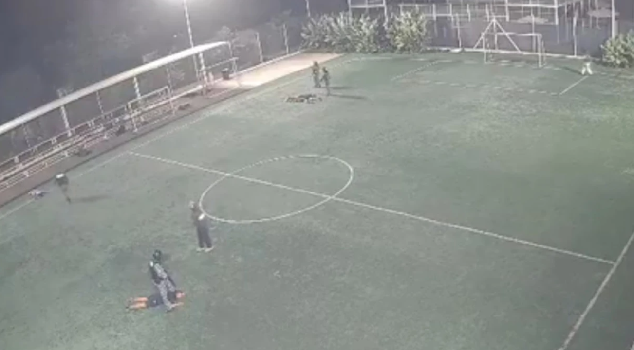 «Λουτρό αίματος» σε αγώνα 5Χ5 στο Εκουαδόρ: Μαφιόζικες εκτελέσεις πάνω στο χορτάρι (video)