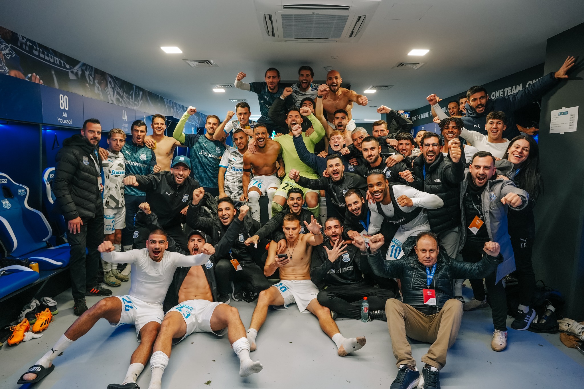 ΑΠΟΛΛΩΝ: Τα πανηγύρια μετά την μεγάλη νίκη κόντρα στον ΑΠΟΕΛ (ΦΩΤΟΓΡΑΦΙΑ & ΒΙΝΤΕΟ)