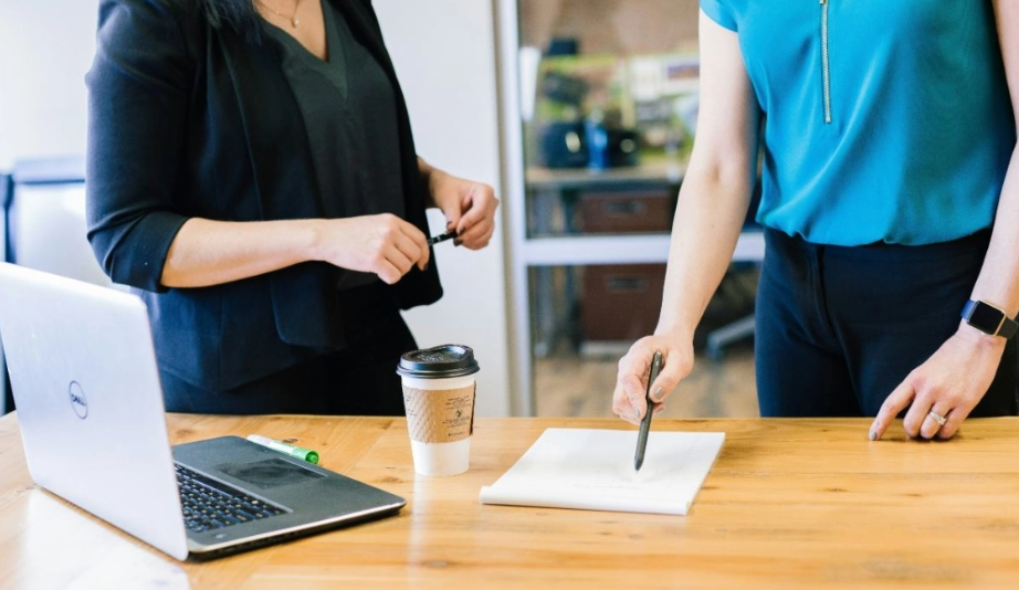 Μήνυσε τον εργοδότη της επειδή την απέλυσε γιατί ήρθε πολύ νωρίς στη δουλειά