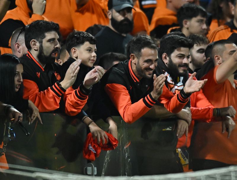 Τουλάχιστον βλέπουν ομάδα της προκοπής! Τουλάχιστον βλέπουν ομάδα της προκοπής!