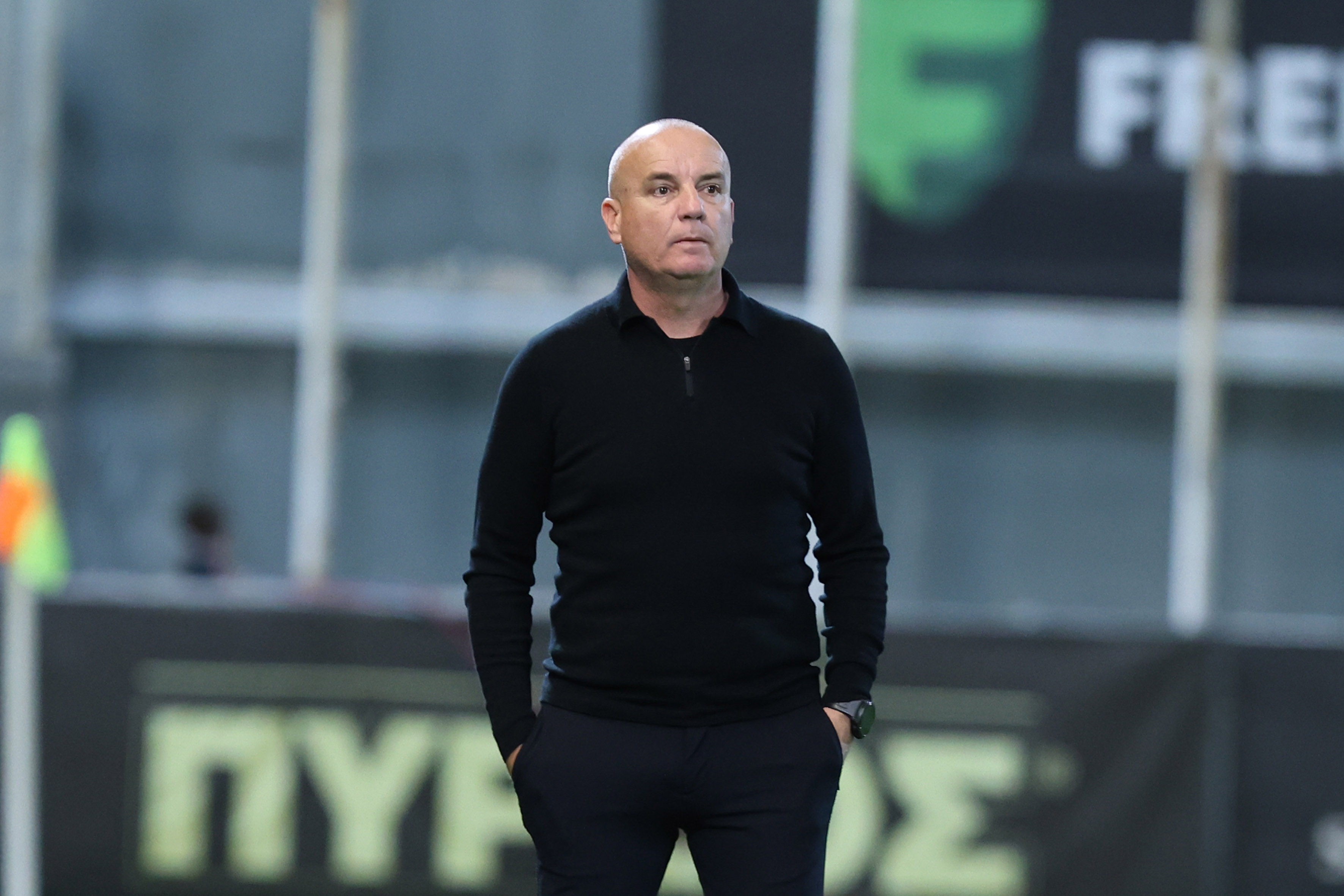 ΚΩΣΤΗ: «Η τύχη δεν είναι με το μέρος μας, πιστεύω στην ομάδα…»