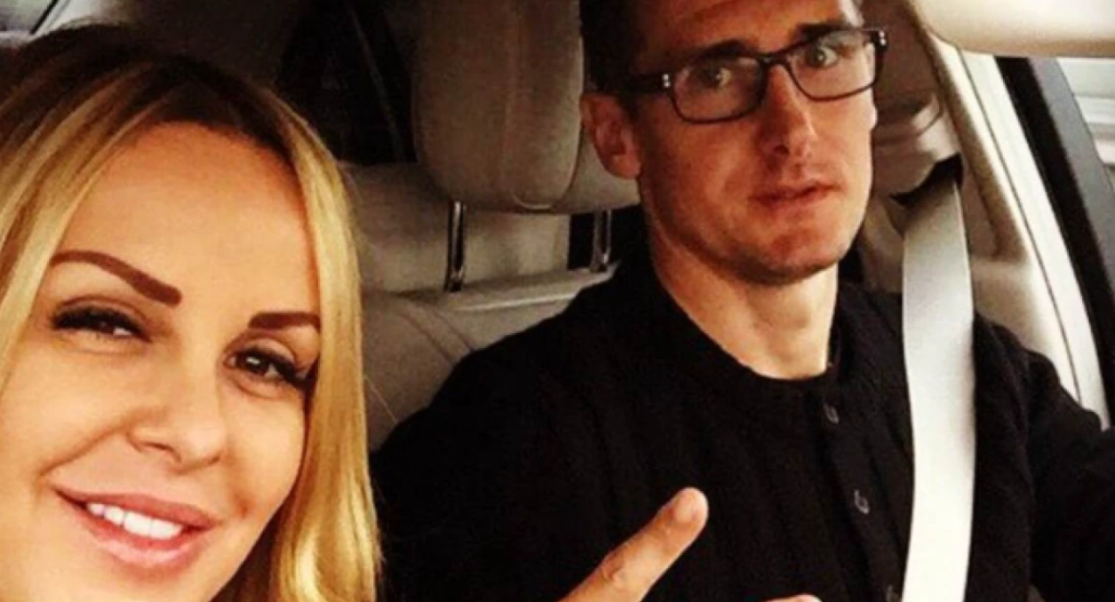 Διάσημος ποδοσφαιριστής καλούσε συμπαίκτες του για μπάρμπεκιου, η γυναίκα του έμεινε έγκυος και φούντωσαν οι φήμες για απιστία