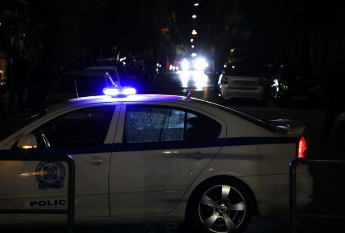 Τραγική κατάληξη σε αιματηρή συμπλοκή στην Καλλιθέα - Νεκρός ένας νεαρός, 14 άτομα στην Αστυνομία