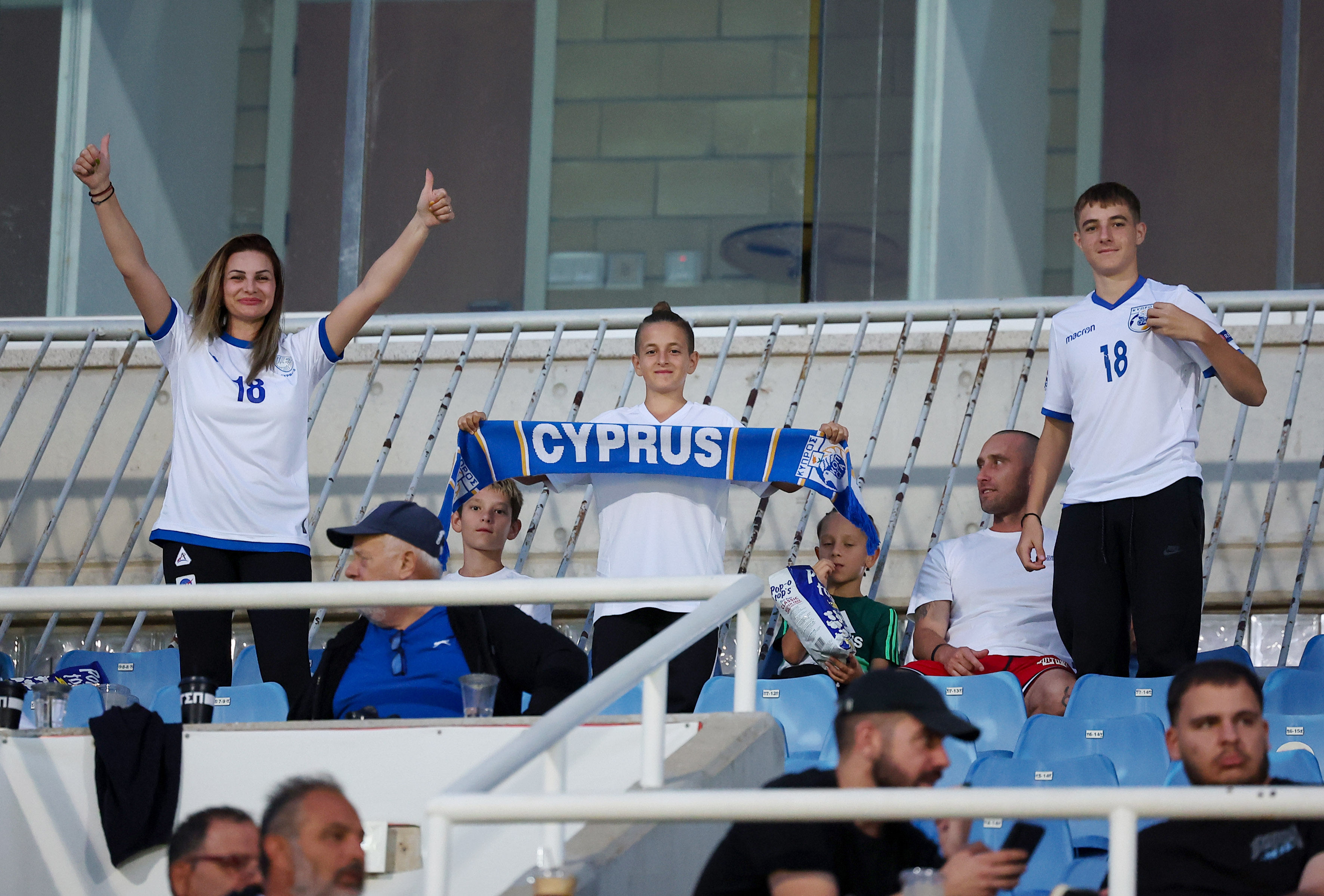 Οι φίλαθλοι στο ΓΣΠ στηρίζουν την ομάδα που μας Ενώνει! (ΦΩΤΟΓΡΑΦΙΕΣ)