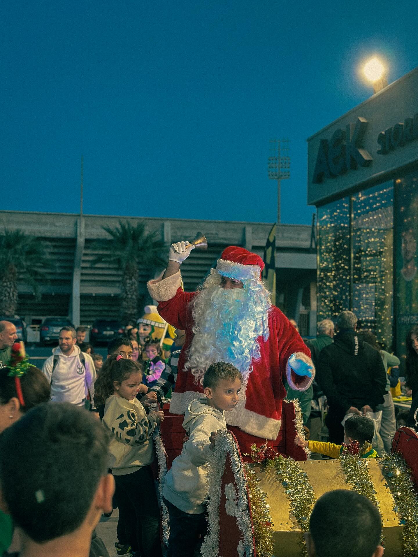 Γιορτινό σκηνικό στην ΑΕΚ Αρένα (ΦΩΤΟΓΡΑΦΙΕΣ)