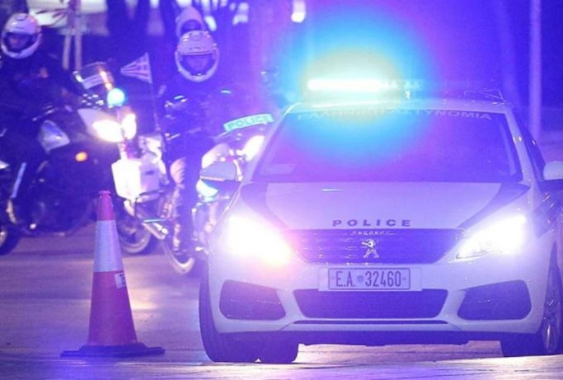 «Τι ομάδα είστε ρε π@@@@@ράδες;» – Άγρια αιματηρή επίθεση από 15 άτομα σε τρεις νεαρούς στα Εξάρχεια