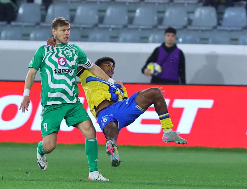 Μοιάζει με παλαίμαχο ο Κοκόριν… 