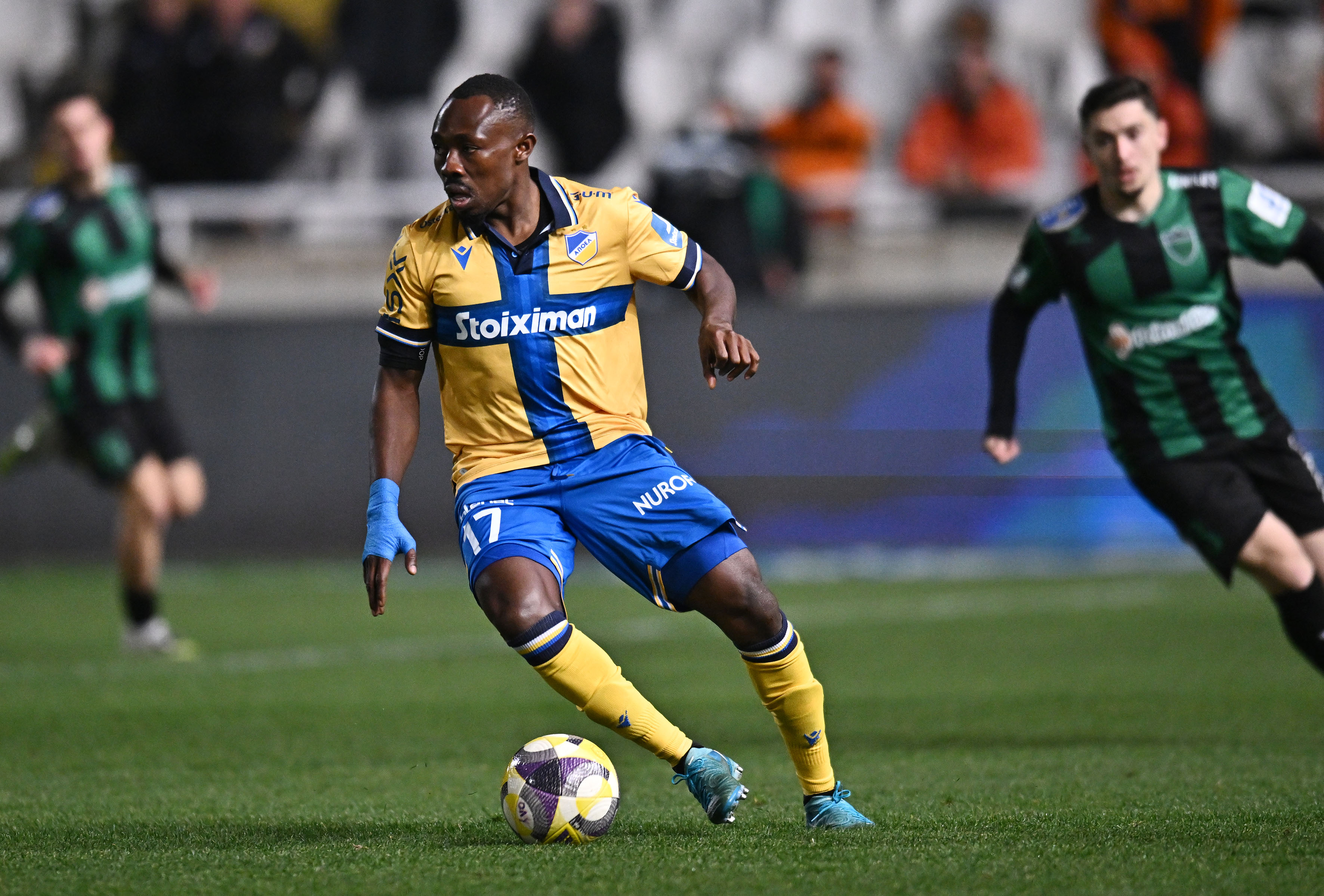 ΑΠΟΕΛ: Σε διαπραγματεύσεις και κοντά σε πώληση Αμπάγκνα!