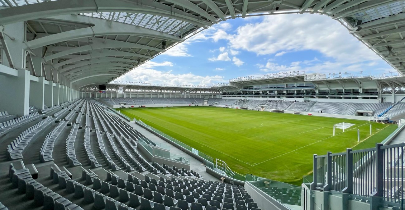 ΑΕΛ-Απόλλων: Επιθέσεις κατά Αστυνομικών – Ένας στο νοσοκομείο – Ναυτικές φωτοβολίδες, χρήση χημικών και συλλήψεις