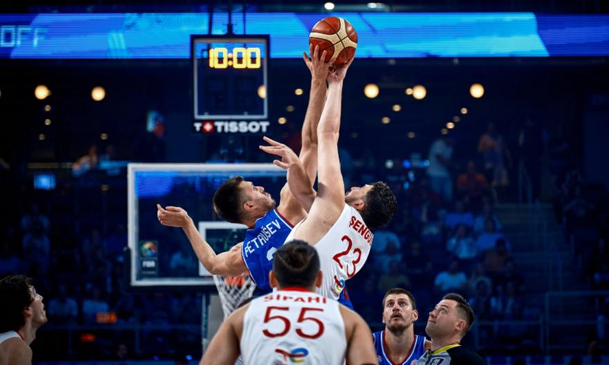 Τα πρώτα τέσσερα ζευγάρια της φάσης των «16» στο EuroBasket 2025