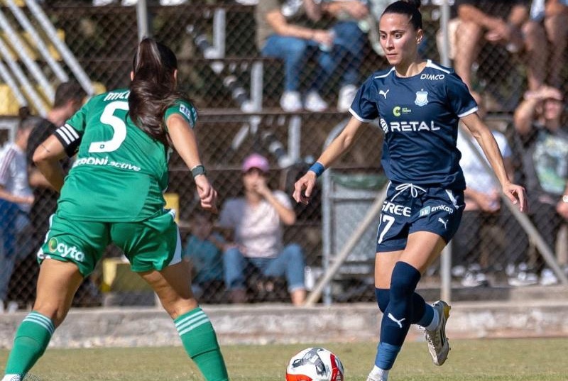 Ισοβαθμία στην κορυφή μετά την ισοπαλία στο ντέρμπι