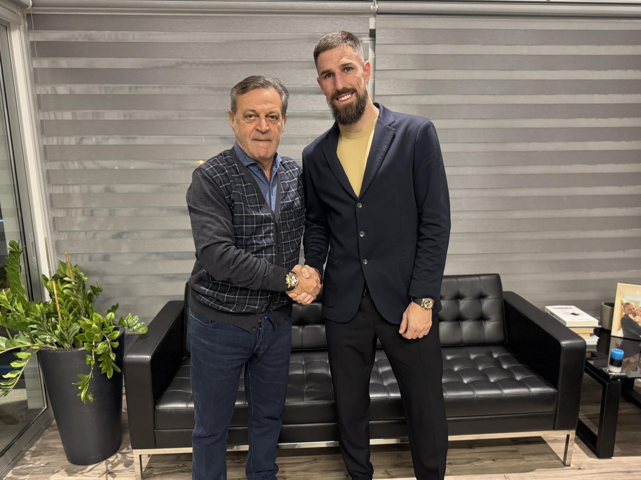 ΒΙΝΤΕΟ με το νέο μεταγραφικό απόκτημα του ΑΠΟΕΛ στον Αρχάγγελο - Το σκηνικό με Πετρίδη