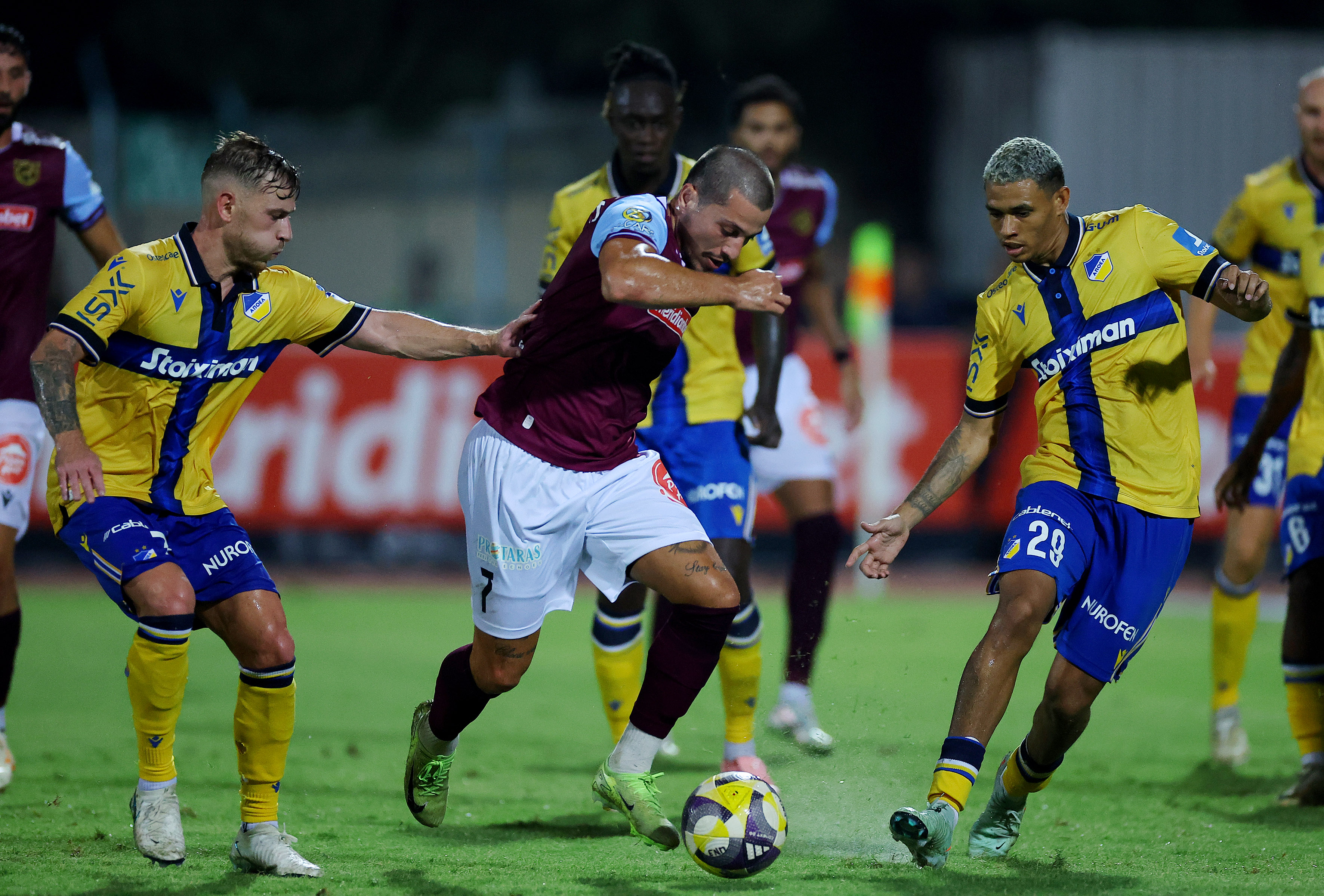 Μια τεσσάρα κι ένα μπαμ!