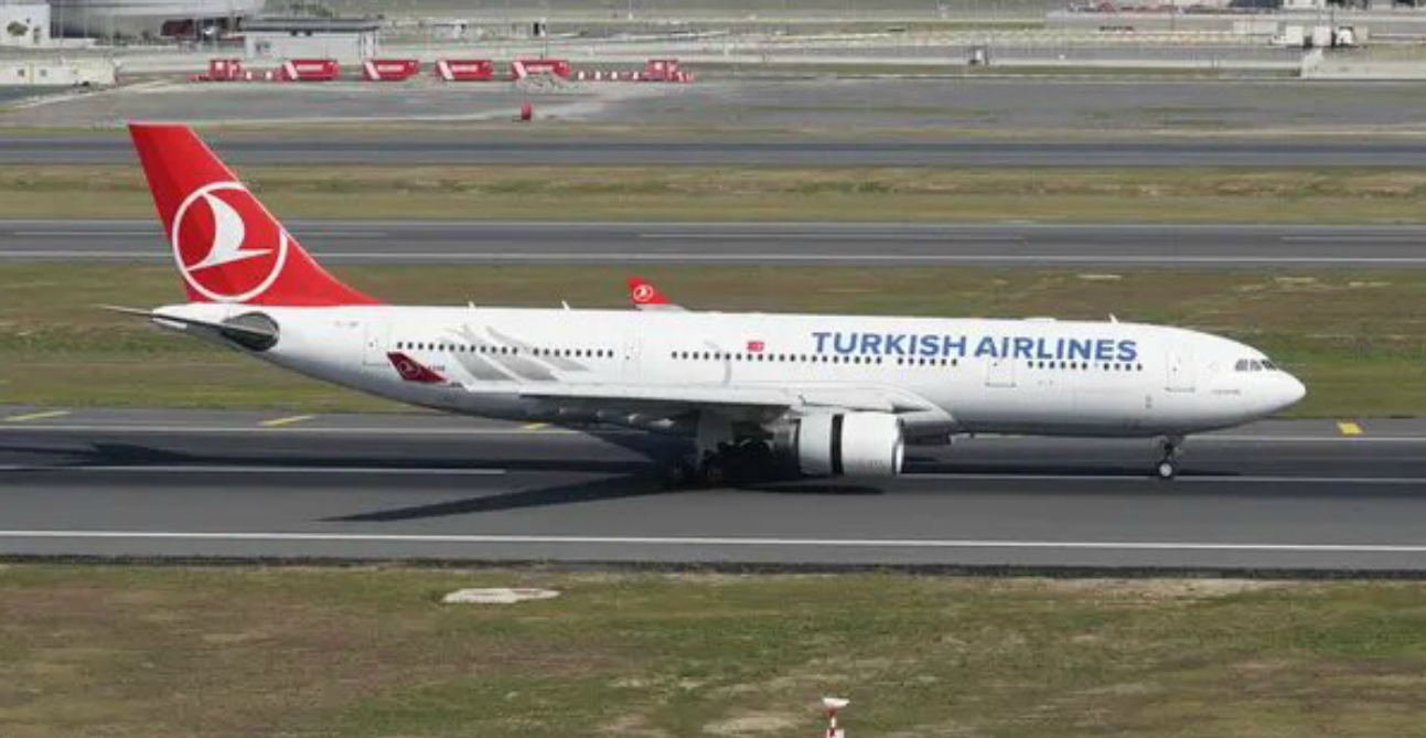 Βίντεο από τη στιγμή που η Turkish Airlines πετάει πάνω από την ελεύθερη Λευκωσία – Σε ποιες περιοχές έγινε ορατό το αεροσκάφος
