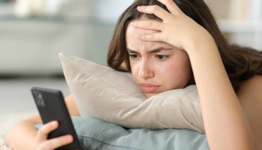 «Δίνουν και την ψυχή τους» για λίγα follows – Ποιοι έφηβοι είναι οι πιο θλιμμένοι χρήστες των social media