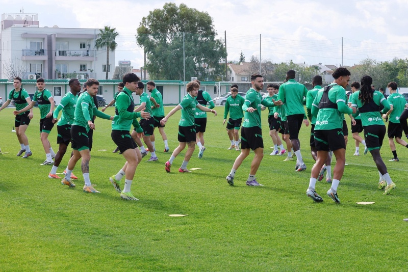 Πρωτοφανής γκαντεμιά στην Ομόνοια - Η ψυχραιμία του Μπεργκ... και ο αγιασμός