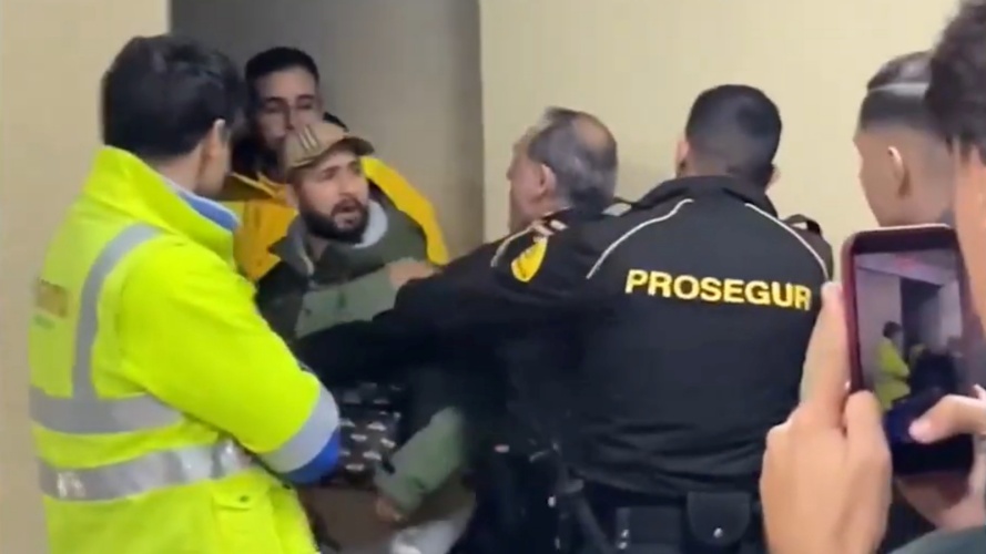 Σε νέα μπλεξίματα ο πατέρας του Γιαμάλ – Ένταση και παρέμβαση ασφαλείας στη Σεβίλλη! (ΒΙΝΤΕΟ)