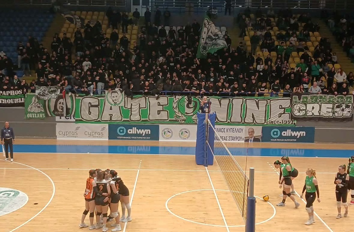 Ομόνοια-Πανιδαλιακός: Στον τελικό του βόλει η Θύρα 9 - Χαμός στο κλειστό (ΦΩΤΟ)