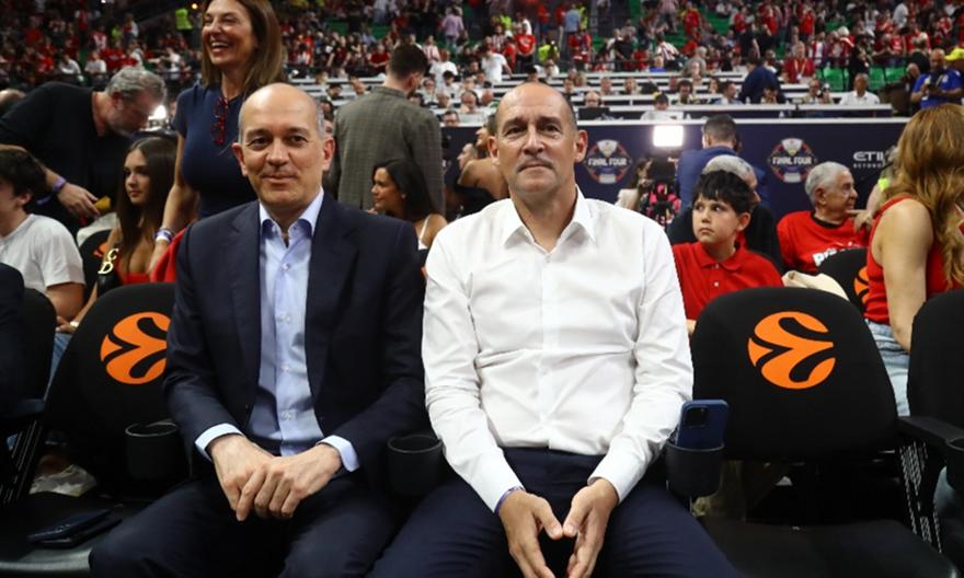 Σοβαρές καταγγελίες από Αγγελόπουλους: «Αν κάποιος δεν θέλει έναν διαιτητή, στέλνει 40 παιδιά στο σπίτι του;»