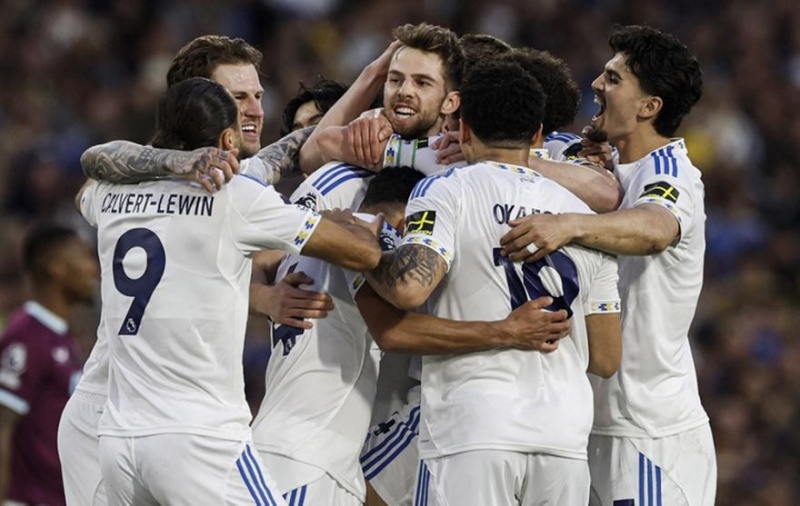 Κρατιέται στην Premier League η Λιντς, πέφτει με ψηλά το κεφάλι η Μπέρνλι