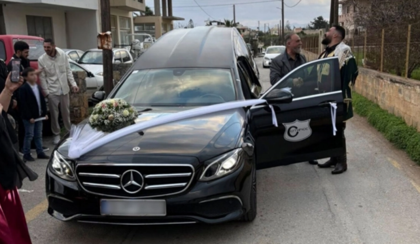Ανατριχίλα: Γαμπρός στην Κρήτη «έσκασε» στην εκκλησία με... νεκροφόρα - Απίστευτο βίντεο