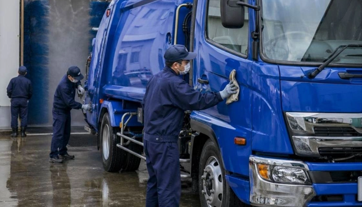 Γιατί οι Ιάπωνες καθαρίζουν καθημερινά τα απορριμματοφόρα: Το σύστημα που μας... βάζει τα γυαλιά
