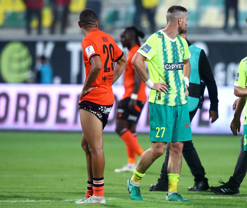 O «ηλικιωμένος» απέτρεψε το «κλέψιμο» στην «ΑΕΚ Αρένα»… O «ηλικιωμένος» απέτρεψε το «κλέψιμο» στην «ΑΕΚ Αρένα»…