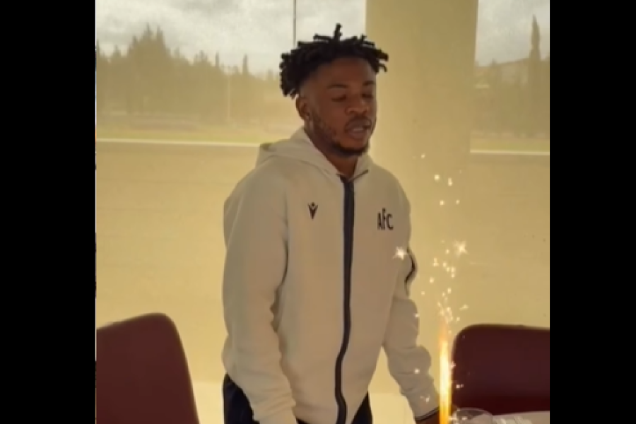 Έσβησε κεράκια ο Άπια (ΒΙΝΤΕΟ)