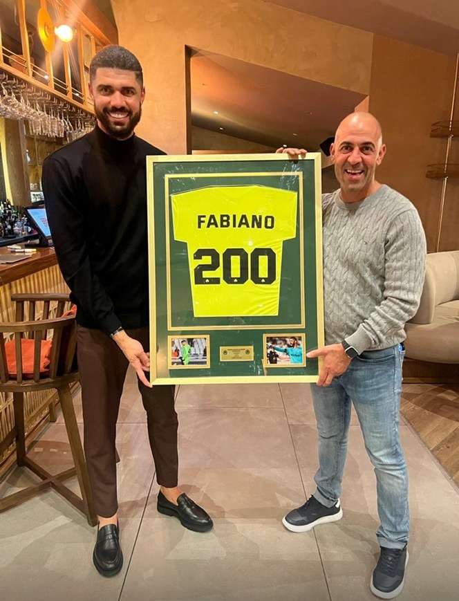 Ποστάρισμα Λουγκρίδη για Φαμπιάνο – «Αmigo, let's go for 300»