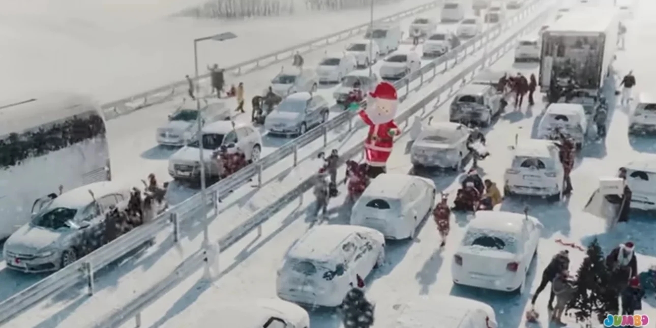 Εσύ το ήξερες; Η αληθινή ιστορία πίσω από τη χριστουγεννιάτικη διαφήμιση των Jumbo που συγκινεί – Δείτε πώς γυρίστηκε – Βίντεο