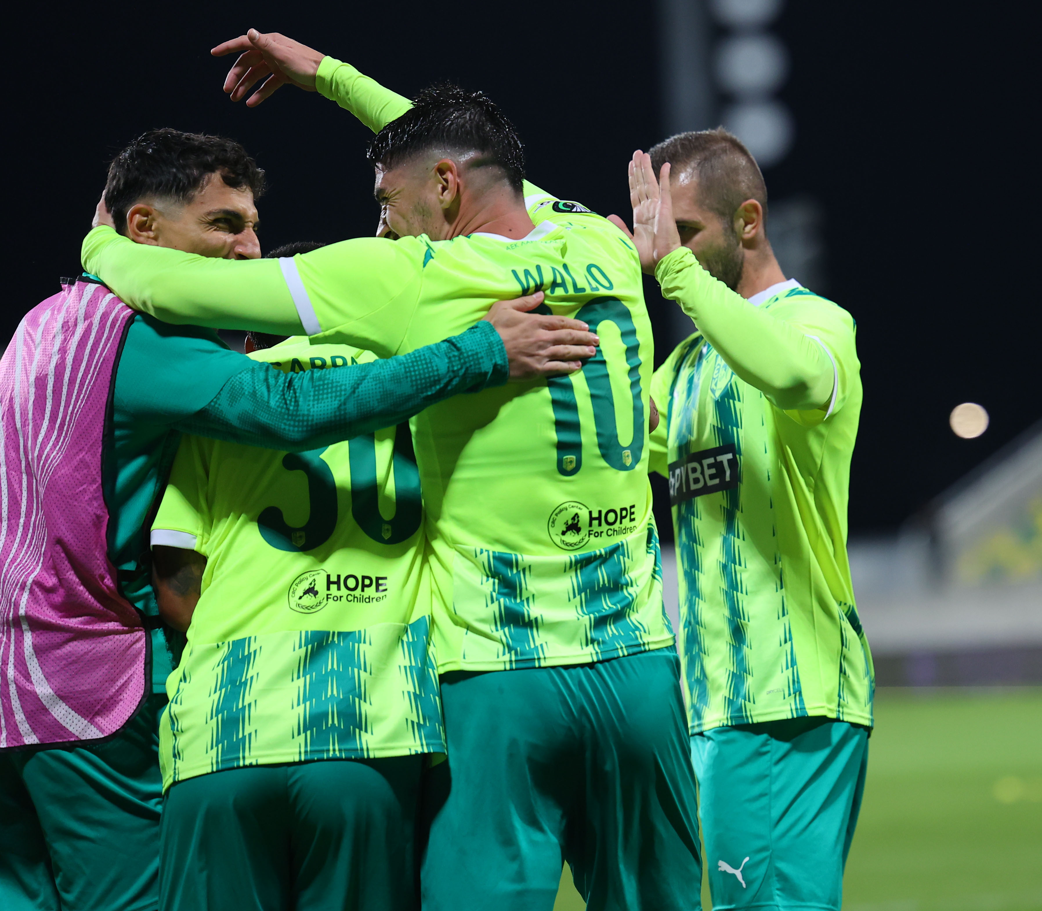 Οι ΠΙΘΑΝΟΙ αντίπαλοι της ΑΕΚ στους 16 του Κόνφερενς